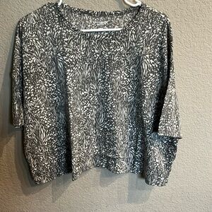 Gray and white old navy athletic top. Size large